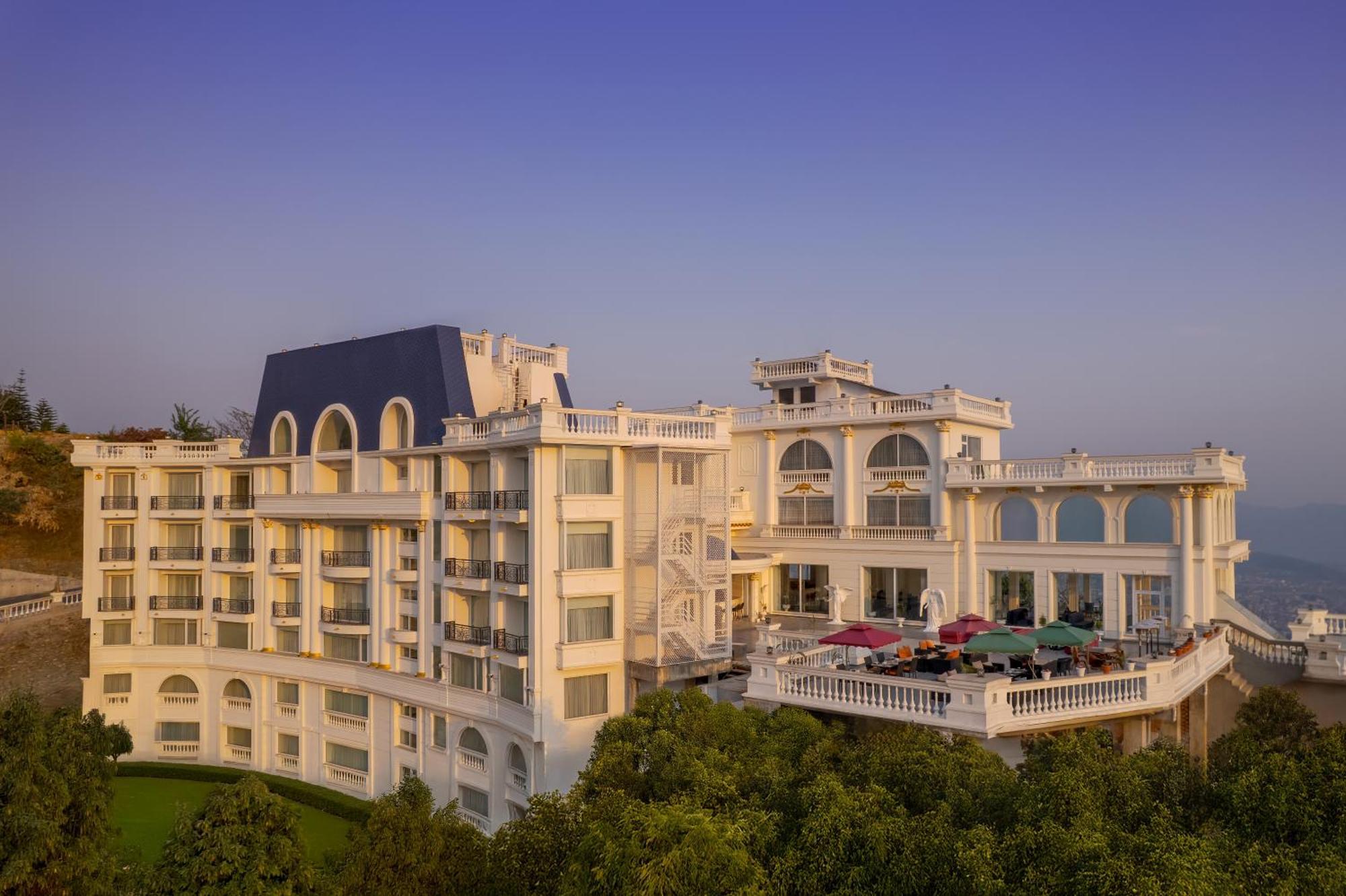 Le Glamour Resort & Wellness Spa Покхара Экстерьер фото
